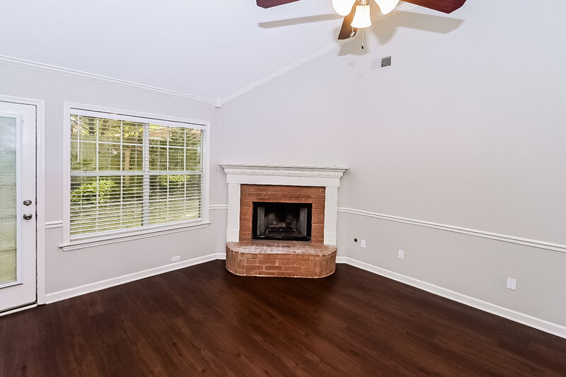 2,045/Mo, 6437 Stone Lake Dr Bartlett, TN 38135 Living Room View 3