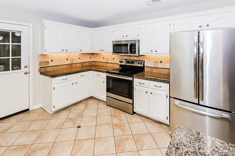 2,045/Mo, 6437 Stone Lake Dr Bartlett, TN 38135 Kitchen View