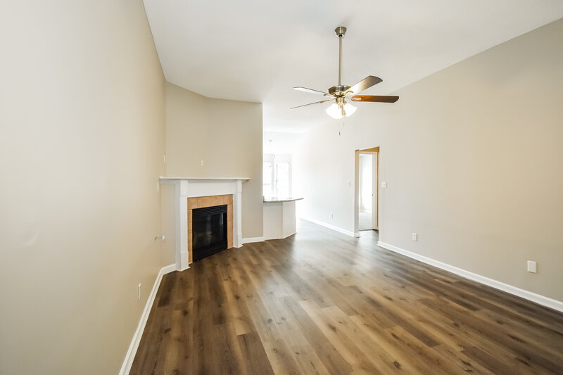 1,635/Mo, 9043 William Paul Drive Olive Branch, MS 38654 Living Room View 2
