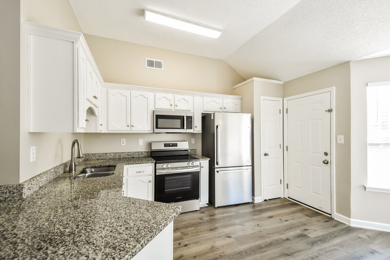 1,635/Mo, 9043 William Paul Drive Olive Branch, MS 38654 Kitchen View