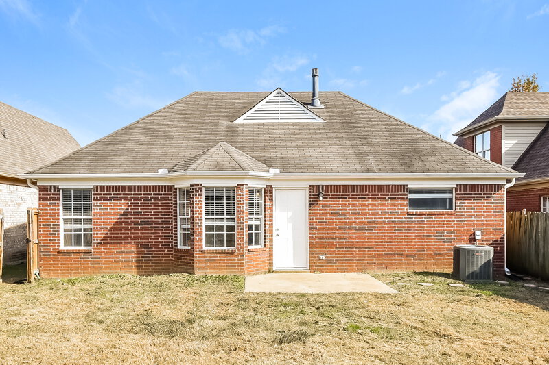 1,635/Mo, 9043 William Paul Drive Olive Branch, MS 38654 Rear View 2