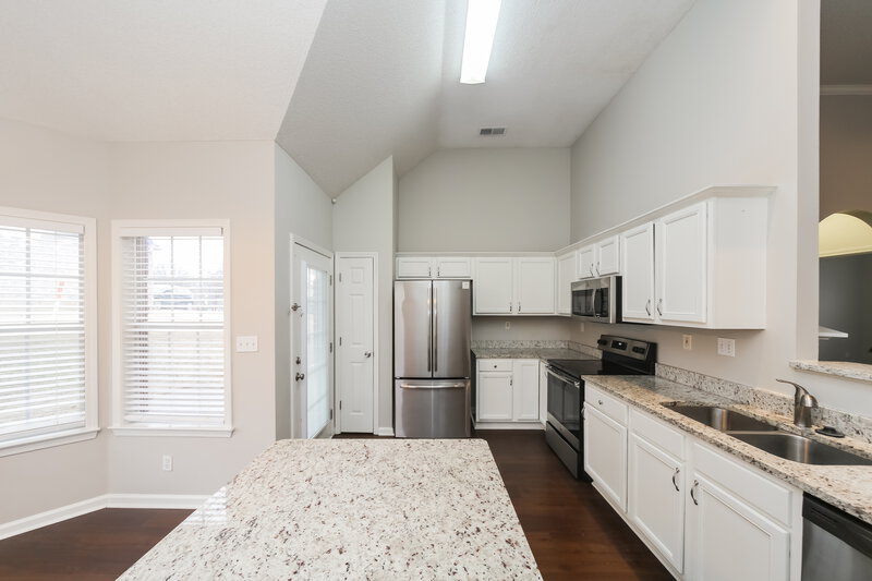 2,510/Mo, 2609 Wood Sage Cv Cordova, TN 38016 Kitchen View