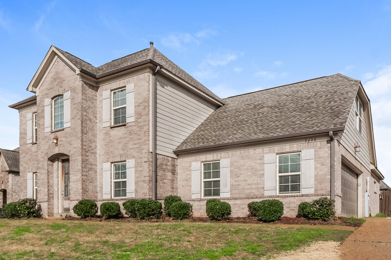2,550/Mo, 5498 Riverstone Dr Memphis, TN 38125 Front View