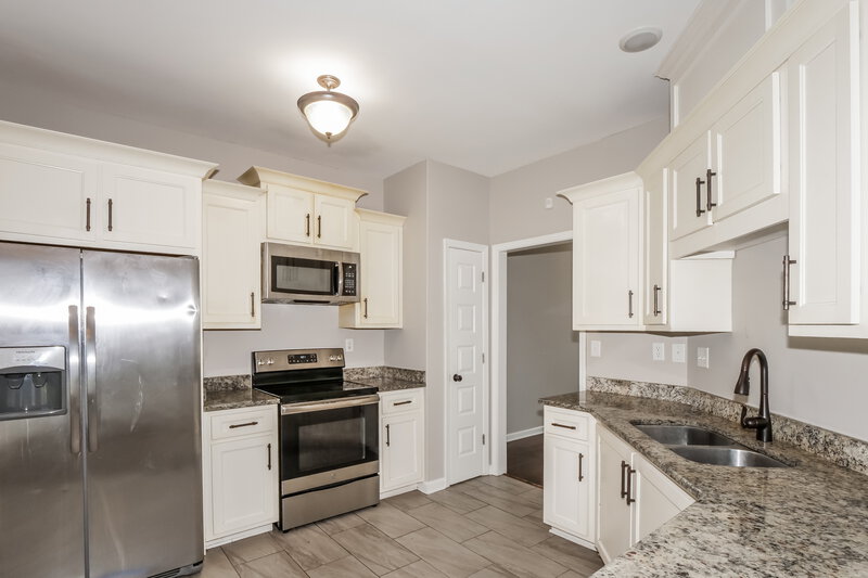 2,550/Mo, 5498 Riverstone Dr Memphis, TN 38125 Kitchen View