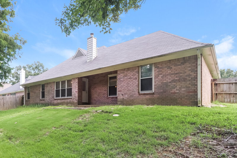 2,085/Mo, 8642 Tropicana Dr N Cordova, TN 38018 Rear View