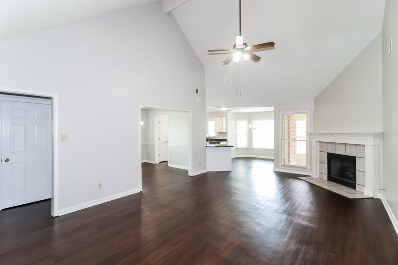 2,085/Mo, 9335 Barrow Dr Cordova, TN 38016 Living Room View