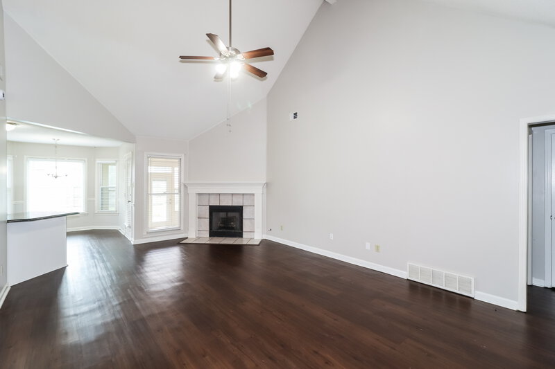 2,085/Mo, 9335 Barrow Dr Cordova, TN 38016 Living Room View 2