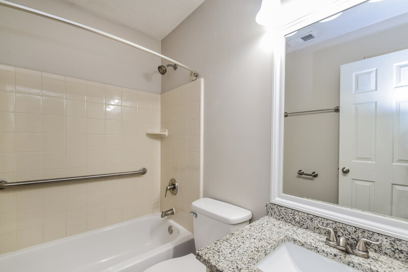 2,085/Mo, 9335 Barrow Dr Cordova, TN 38016 Bathroom View