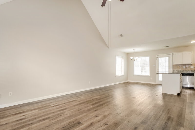 1,960/Mo, 8432 Creek Front Dr Cordova, TN 38016 Living Room View 2