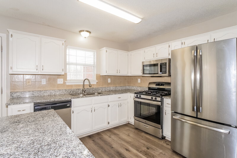 1,960/Mo, 8432 Creek Front Dr Cordova, TN 38016 Kitchen View