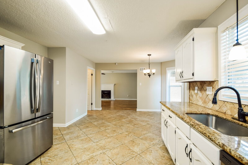 1,955/Mo, 8151 Cross Creek Ct Memphis, TN 38125 Kitchen View