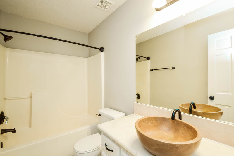 1,955/Mo, 8151 Cross Creek Ct Memphis, TN 38125 Bathroom View