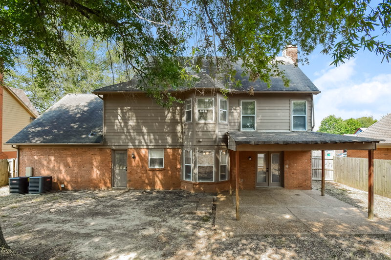 1,955/Mo, 8151 Cross Creek Ct Memphis, TN 38125 Rear View