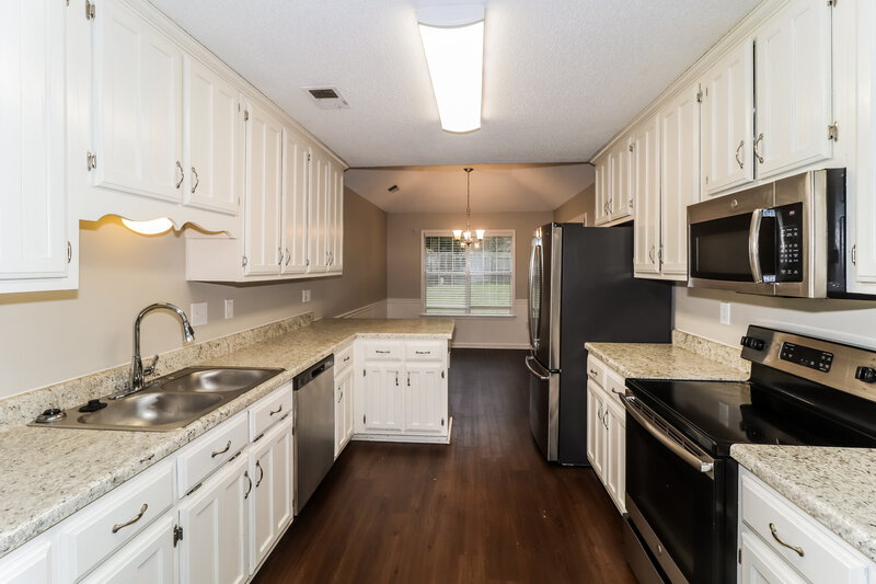 2,395/Mo, 6743 Hare Run Ln Bartlett, TN 38002 Kitchen View 2