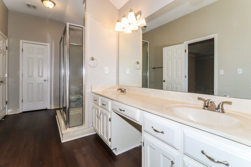 2,395/Mo, 6743 Hare Run Ln Bartlett, TN 38002 Main Bathroom View