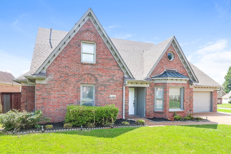 2,425/Mo, 4365 Barrymor Dr Memphis, TN 38125 Front View