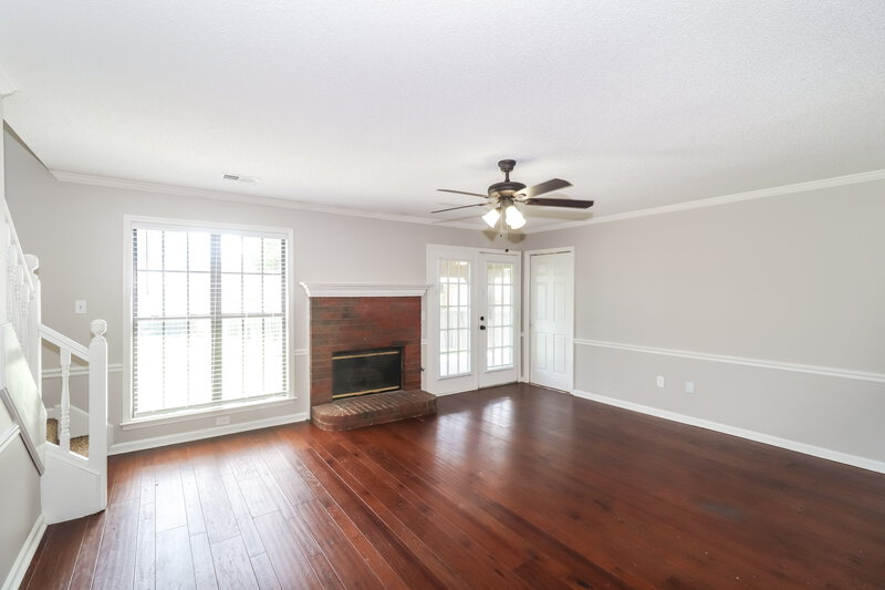 2,425/Mo, 4365 Barrymor Dr Memphis, TN 38125 Living Room View