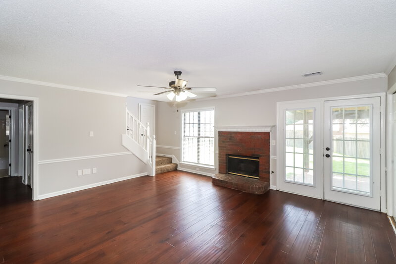 2,425/Mo, 4365 Barrymor Dr Memphis, TN 38125 Living Room View 2