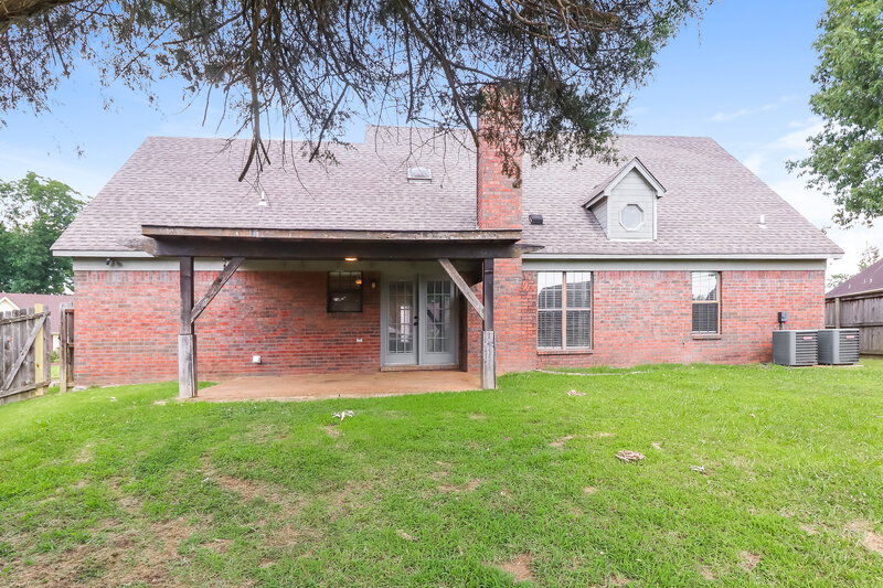 2,425/Mo, 4365 Barrymor Dr Memphis, TN 38125 Rear View