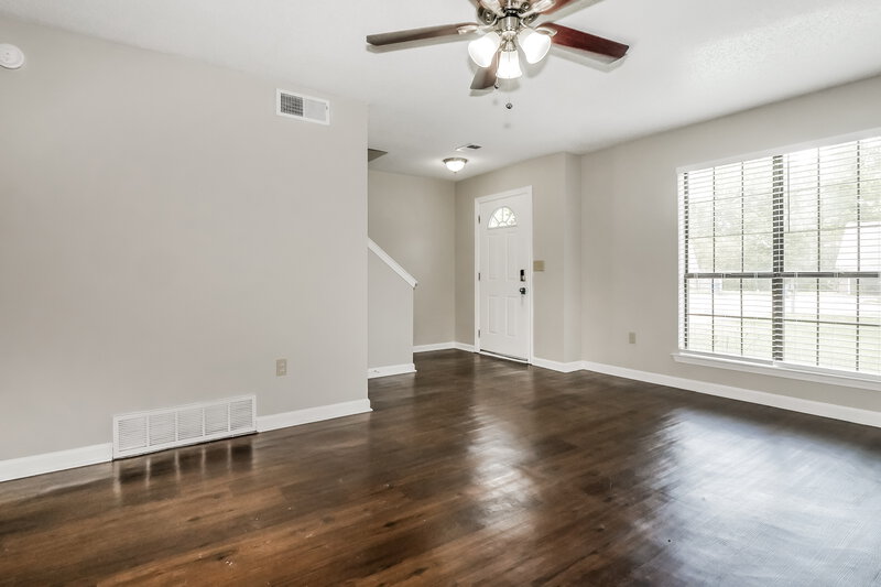 1,735/Mo, 6863 Delta Newberry Cv Olive Branch, MS 38654 Living Room View 2