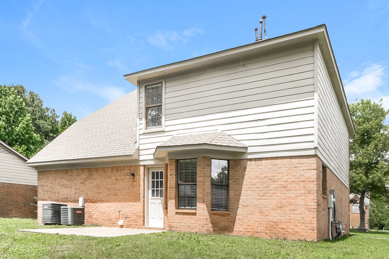 1,735/Mo, 6863 Delta Newberry Cv Olive Branch, MS 38654 Rear View