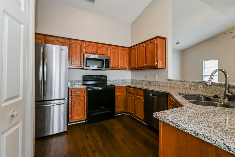 1,685/Mo, 1890 Brentwood Trace Southaven, MS 38671 Kitchen View 2