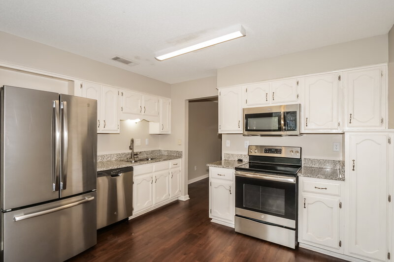 1,710/Mo, 8450 Kimberly Rose Dr Cordova, TN 38016 Kitchen View