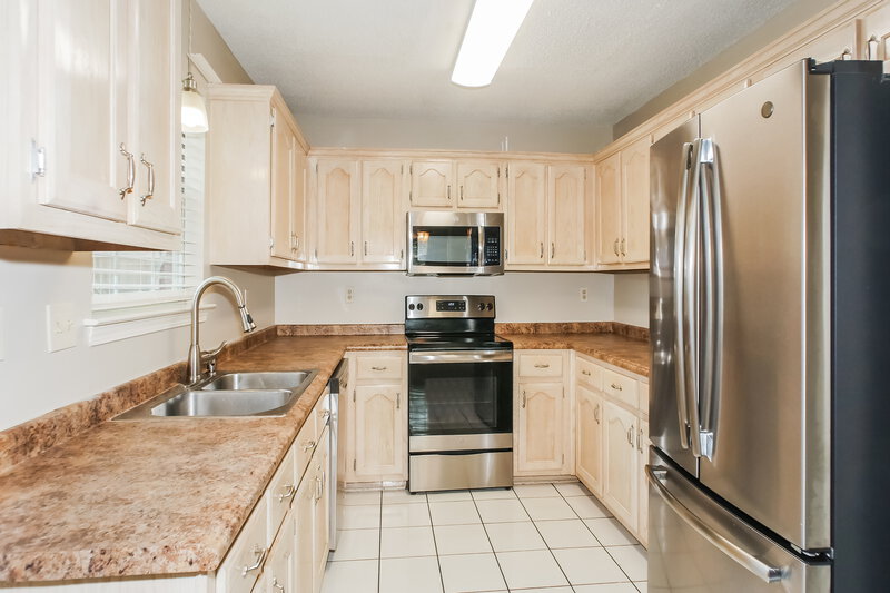 1,890/Mo, 5885 Southridge Drive Olive Branch, MS 38654 Kitchen View