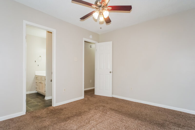 1,890/Mo, 5885 Southridge Drive Olive Branch, MS 38654 Main Bedroom View 2