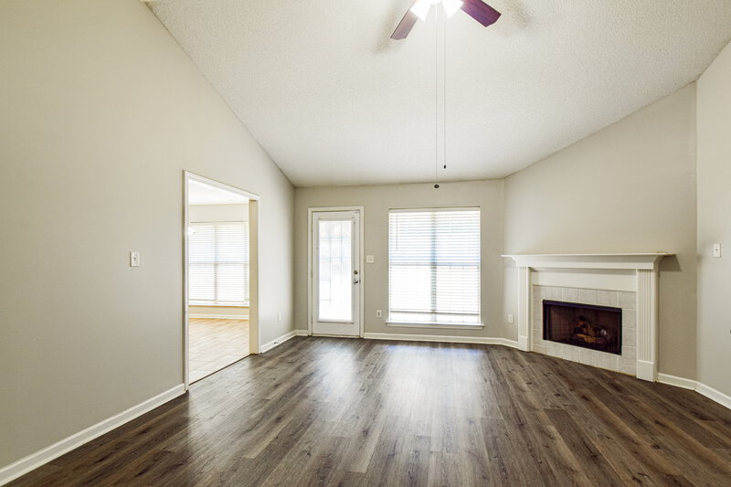 1,855/Mo, 13273 Sandbourne S Olive Branch, MS 38654 Living Room View