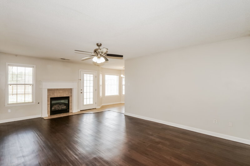 2,000/Mo, 1110 Greenwich Drive Hernando, MS 38632 Living Room View