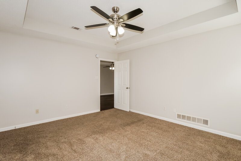 2,000/Mo, 1110 Greenwich Drive Hernando, MS 38632 Main Bedroom View