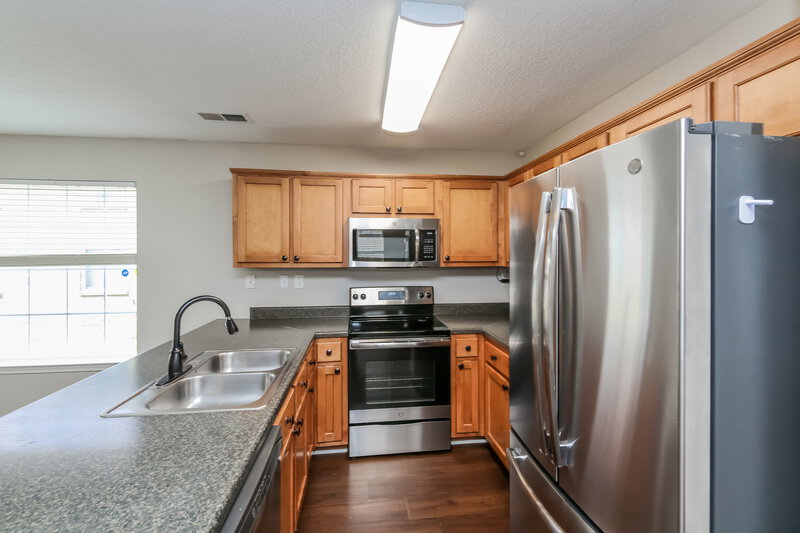 1,535/Mo, 10171 Sterling Ridge Dr Cordova, TN 38018 Kitchen View