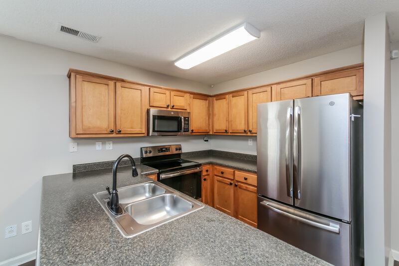 1,535/Mo, 10171 Sterling Ridge Dr Cordova, TN 38018 Kitchen View 2