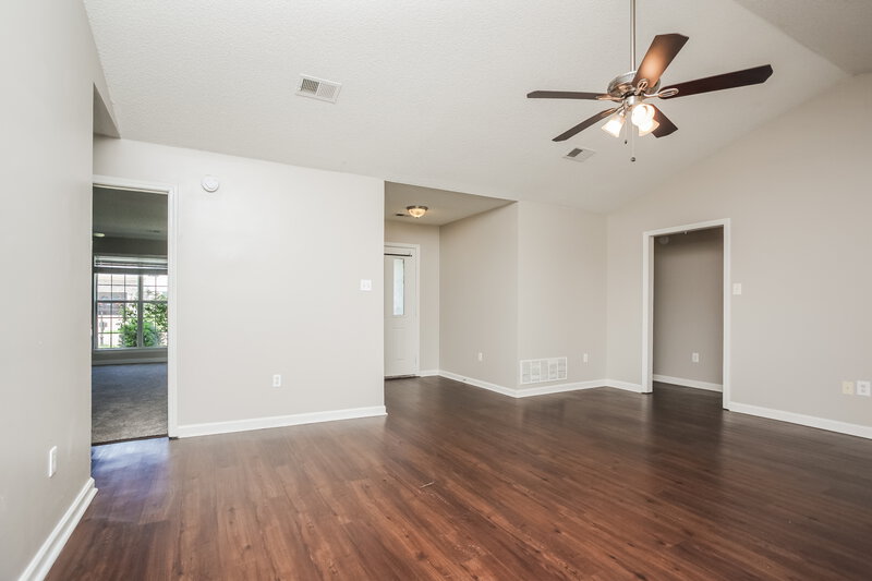 1,915/Mo, 7576 Delta Lakes Blvd Walls, MS 38680 Living Room View
