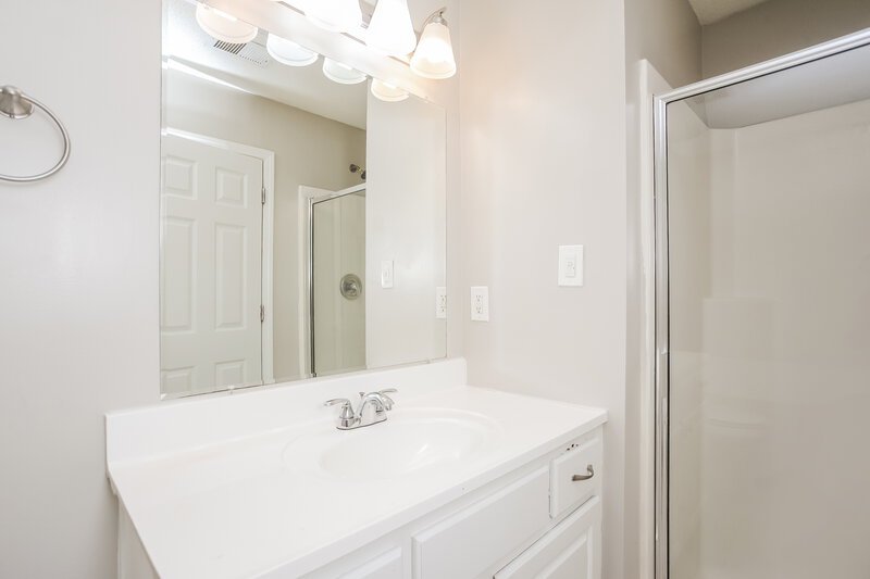 1,915/Mo, 7576 Delta Lakes Blvd Walls, MS 38680 Main Bathroom View 2