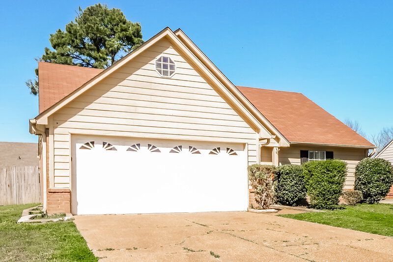 1,805/Mo, 7550 Roundleaf Dr Memphis, TN 38125 Front View