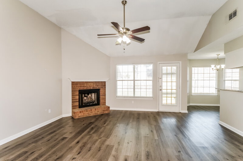 1,805/Mo, 7550 Roundleaf Dr Memphis, TN 38125 Living Room View