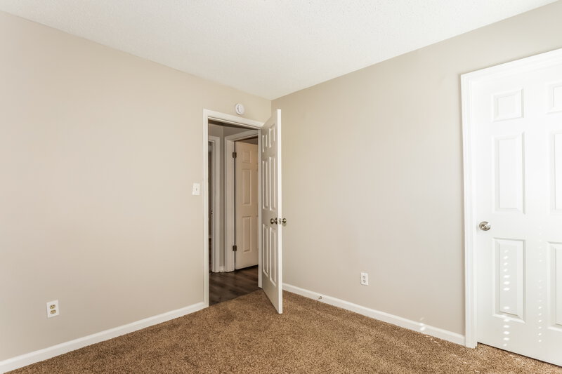 1,805/Mo, 7550 Roundleaf Dr Memphis, TN 38125 Bedroom View 2