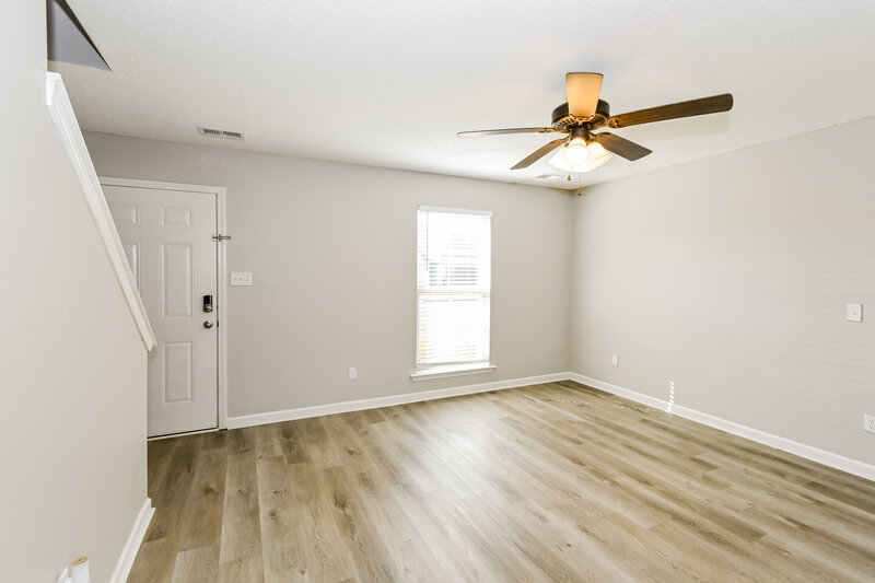 2,940/Mo, 1086 Darren Cir E Cordova, TN 38018 Living Room View 2