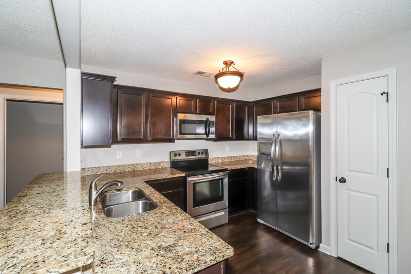 2,015/Mo, 9464 Cayuga Loop Cordova, TN 38018 Kitchen View