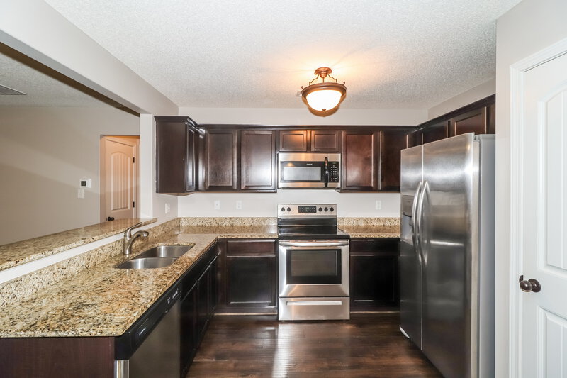 2,015/Mo, 9464 Cayuga Loop Cordova, TN 38018 Kitchen View 2