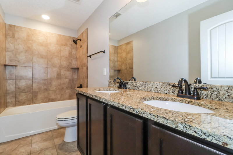 2,015/Mo, 9464 Cayuga Loop Cordova, TN 38018 Bathroom View