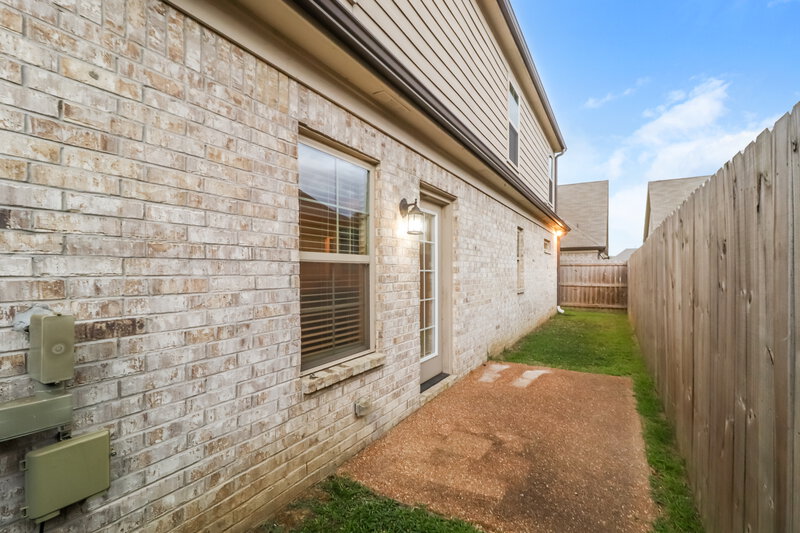 2,015/Mo, 9464 Cayuga Loop Cordova, TN 38018 Rear View