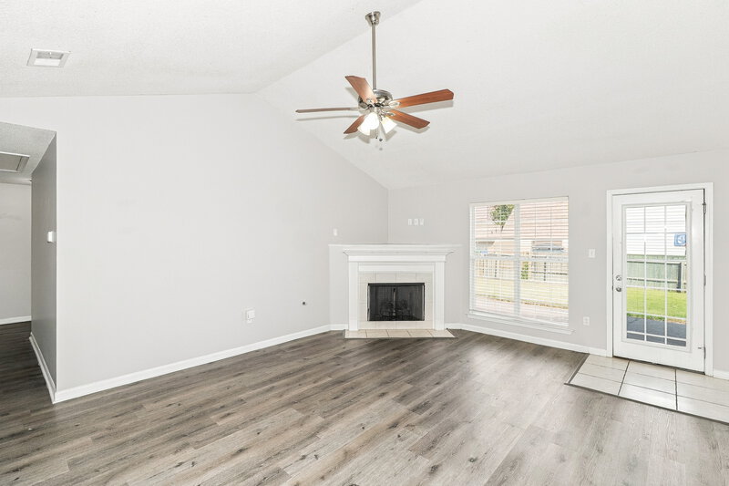 1,960/Mo, 4218 Becky Sue Trl Olive Branch, MS 38654 Living Room View 2