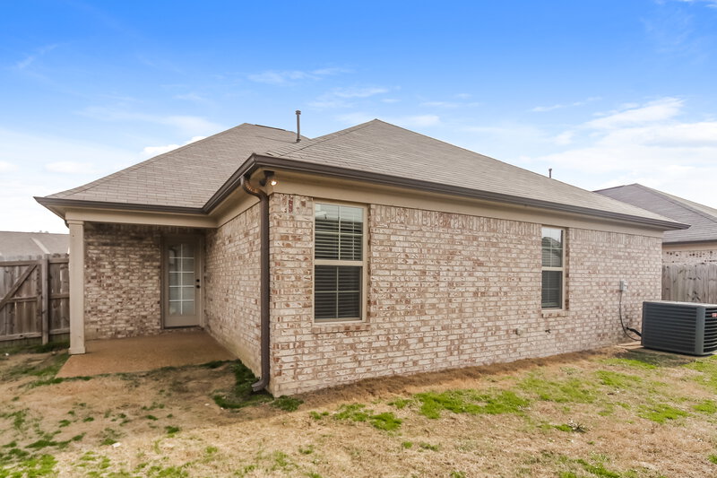 2,080/Mo, 1089 W Carib Loop Cordova, TN 38018 Rear View