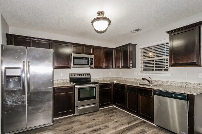 1,935/Mo, 1095 W Carib Loop Cordova, TN 38018 Kitchen View