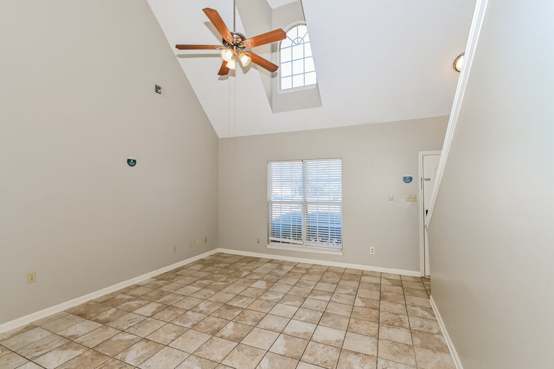 2,095/Mo, 1795 Steeplechase Cove Southaven, MS 38671 Living Room View 3