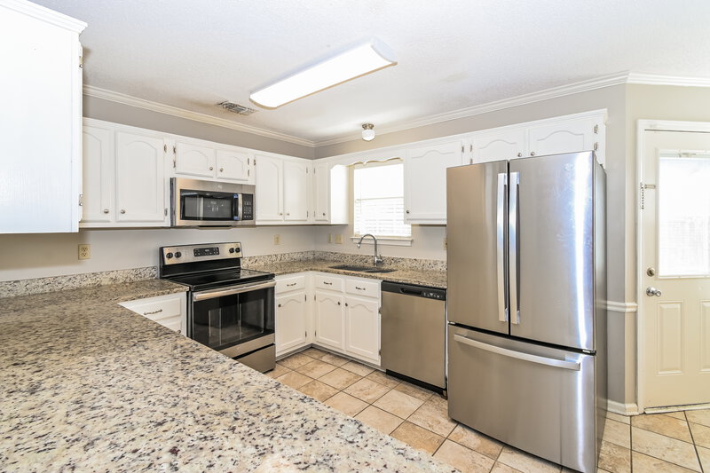 2,095/Mo, 1795 Steeplechase Cove Southaven, MS 38671 Kitchen View