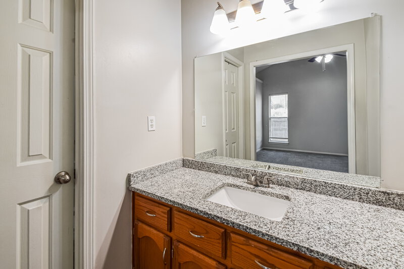1,755/Mo, 10368 Palmer Cv Olive Branch, MS 38654 Main Bathroom View
